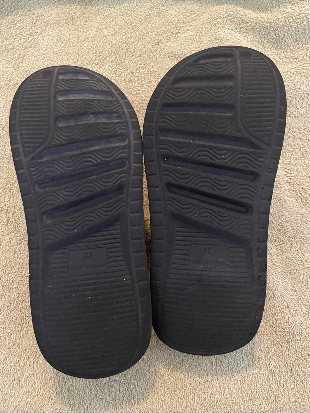 Youth Black Slip On Water and easy everyday shoes for kids. 2.5 youth size